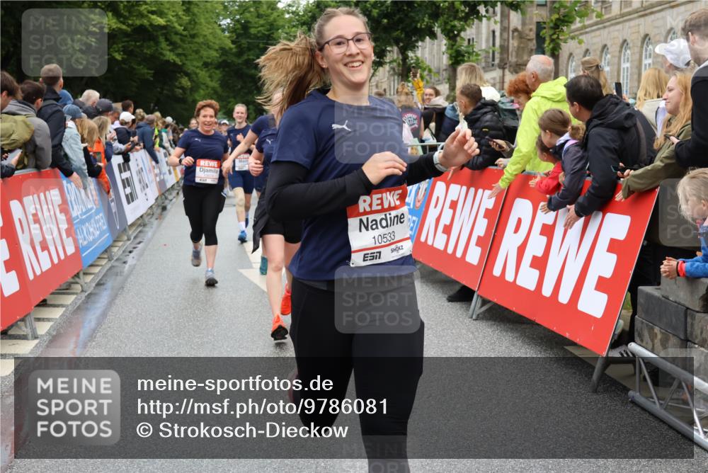 14.06.2026 - REWE Women's Run Strokosch-Dieckow http://msf.ph/oto/9786081 14.06.2026 10:05:18 Ziel 10191, 10318, 10409, 10533, 10588, 10674, 10675, 10719, 10822, 11027, 11043, 11091, 11524 meine-sportfotos.de