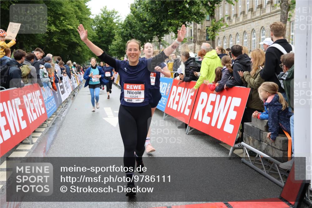 14.06.2026 - REWE Women's Run Strokosch-Dieckow http://msf.ph/oto/9786111 14.06.2026 10:05:29 Ziel 10222, 10409, 10512, 10524, 10583, 10588, 10645, 10836, 10968, 11107, 11263, 11264, 11452, 11462 meine-sportfotos.de