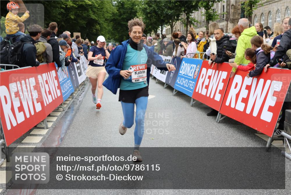 14.06.2026 - REWE Women's Run Strokosch-Dieckow http://msf.ph/oto/9786115 14.06.2026 10:05:32 Ziel 10222, 10418, 10497, 10512, 10524, 10583, 10645, 10836, 10968, 11107, 11263, 11264, 11452, 11462, 11478 meine-sportfotos.de