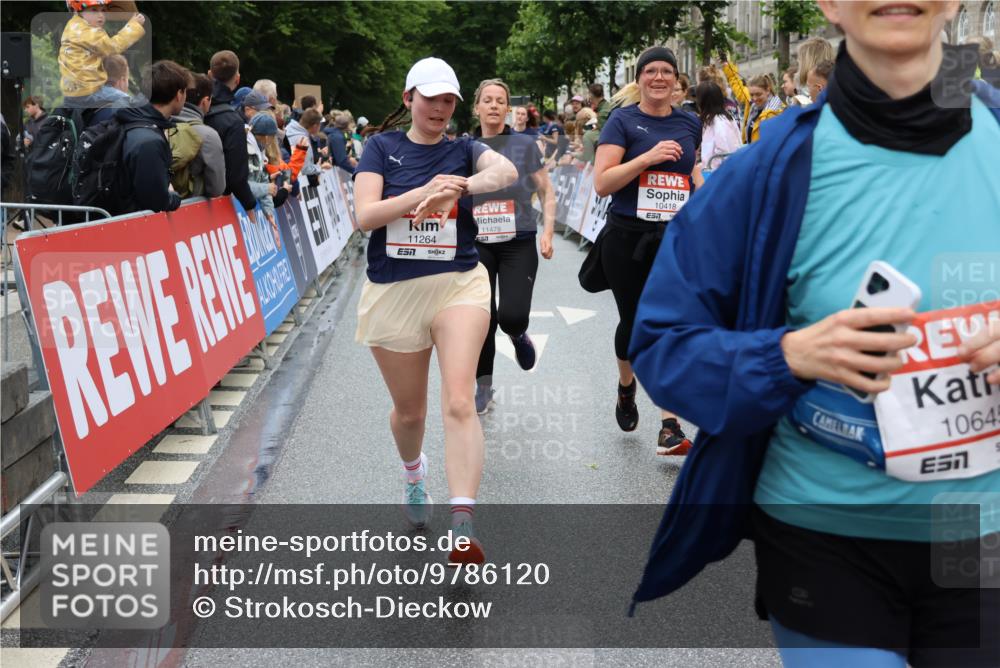 14.06.2026 - REWE Women's Run Strokosch-Dieckow http://msf.ph/oto/9786120 14.06.2026 10:05:33 Ziel 10222, 10418, 10497, 10512, 10524, 10583, 10645, 10836, 11107, 11263, 11264, 11452, 11478 meine-sportfotos.de
