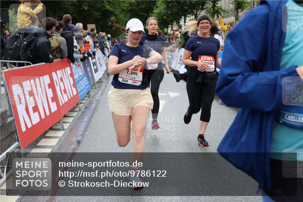 14.06.2026 - REWE Women's Run Strokosch-Dieckow http://msf.ph/oto/9786122 14.06.2026 10:05:33 Ziel 10222, 10418, 10497, 10512, 10524, 10583, 10645, 10836, 11107, 11263, 11264, 11452, 11478 meine-sportfotos.de