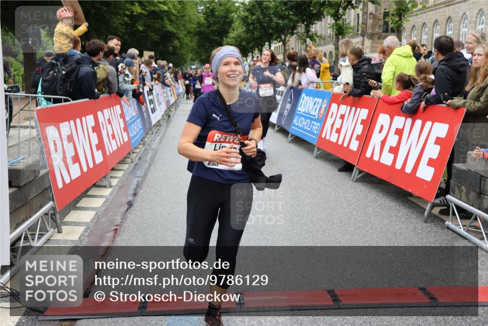 14.06.2026 - REWE Women's Run Strokosch-Dieckow http://msf.ph/oto/9786129 14.06.2026 10:05:36 Ziel 10418, 10494, 10497, 10524, 10645, 10836, 11264, 11305, 11478 meine-sportfotos.de