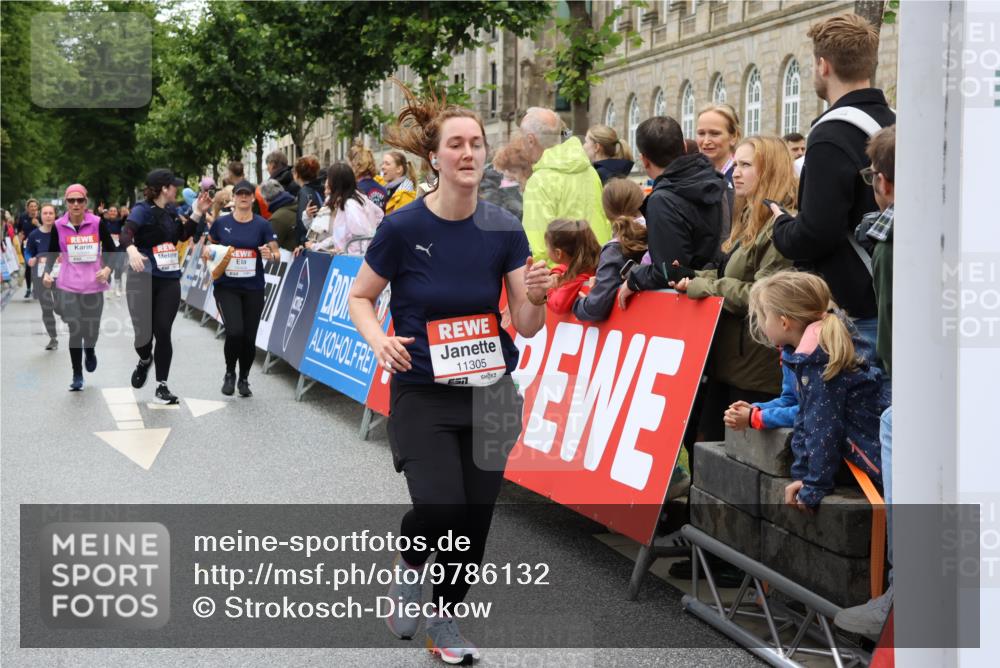 14.06.2026 - REWE Women's Run Strokosch-Dieckow http://msf.ph/oto/9786132 14.06.2026 10:05:38 Ziel 10418, 10494, 10497, 10645, 10669, 10775, 10836, 10959, 11264, 11305, 11478 meine-sportfotos.de