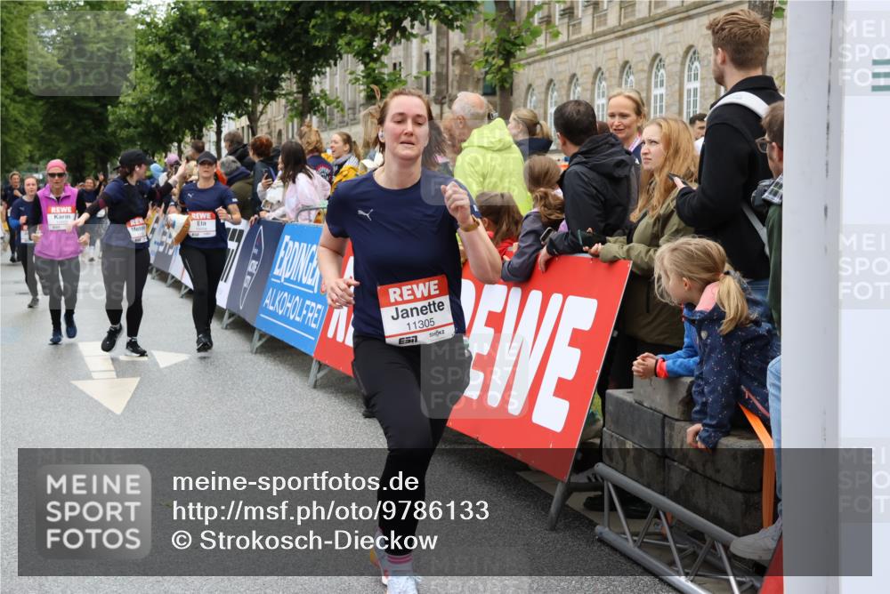 14.06.2026 - REWE Women's Run Strokosch-Dieckow http://msf.ph/oto/9786133 14.06.2026 10:05:38 Ziel 10418, 10494, 10497, 10645, 10669, 10775, 10836, 10959, 11264, 11305, 11478 meine-sportfotos.de