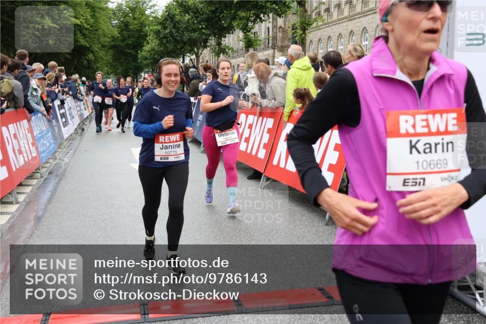 14.06.2026 - REWE Women's Run Strokosch-Dieckow http://msf.ph/oto/9786143 14.06.2026 10:05:42 Ziel 10076, 10418, 10494, 10497, 10669, 10775, 10959, 11305, 11478 meine-sportfotos.de