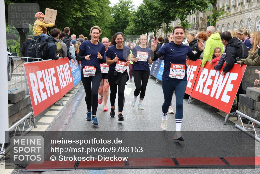 14.06.2026 - REWE Women's Run Strokosch-Dieckow http://msf.ph/oto/9786153 14.06.2026 10:05:47 Ziel 10057, 10059, 10076, 10271, 10309, 10348, 10493, 10494, 10669, 10761, 10775, 10959, 10980, 11357 meine-sportfotos.de