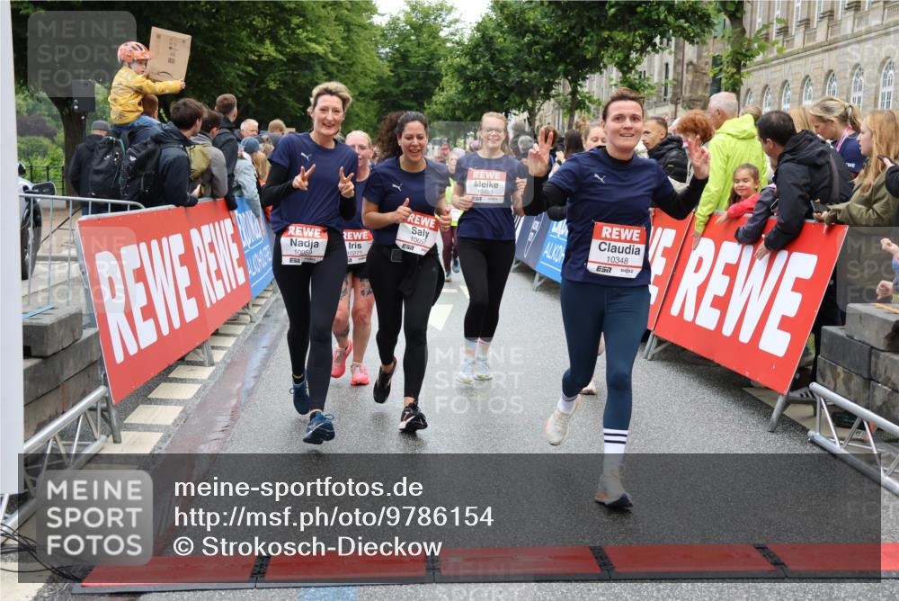 14.06.2026 - REWE Women's Run Strokosch-Dieckow http://msf.ph/oto/9786154 14.06.2026 10:05:47 Ziel 10057, 10059, 10076, 10271, 10309, 10348, 10493, 10494, 10669, 10761, 10775, 10959, 10980, 11357 meine-sportfotos.de