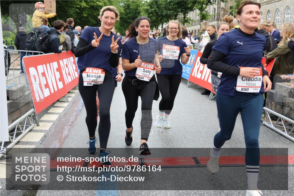 14.06.2026 - REWE Women's Run Strokosch-Dieckow http://msf.ph/oto/9786164 14.06.2026 10:05:48 Ziel 10057, 10059, 10076, 10087, 10271, 10309, 10332, 10348, 10493, 10494, 10579, 10669, 10761, 10775, 10959, 10980, 11357 meine-sportfotos.de