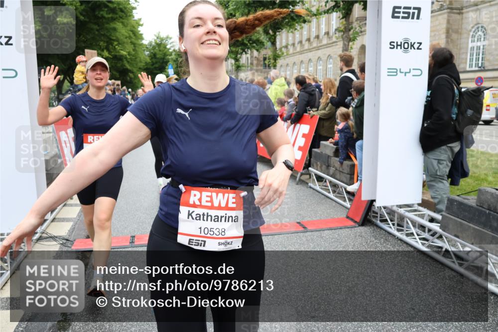 14.06.2026 - REWE Women's Run Strokosch-Dieckow http://msf.ph/oto/9786213 14.06.2026 10:06:03 Ziel 10019, 10048, 10049, 10050, 10123, 10199, 10477, 10538, 10581, 10624, 10654, 10694, 10705, 10910, 11010, 11034, 11036, 11114, 11121, 11181, 11316, 11356, 11363 meine-sportfotos.de