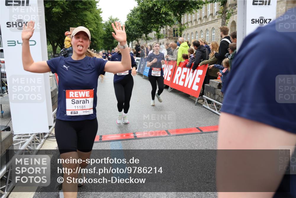 14.06.2026 - REWE Women's Run Strokosch-Dieckow http://msf.ph/oto/9786214 14.06.2026 10:06:04 Ziel 10019, 10048, 10049, 10050, 10123, 10199, 10477, 10538, 10581, 10624, 10654, 10705, 10910, 11010, 11034, 11036, 11114, 11121, 11181, 11316, 11356 meine-sportfotos.de