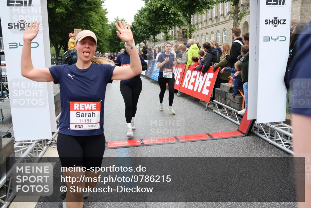 14.06.2026 - REWE Women's Run Strokosch-Dieckow http://msf.ph/oto/9786215 14.06.2026 10:06:04 Ziel 10019, 10048, 10049, 10050, 10123, 10199, 10477, 10538, 10581, 10624, 10654, 10705, 10910, 11010, 11034, 11036, 11114, 11121, 11181, 11316, 11356 meine-sportfotos.de