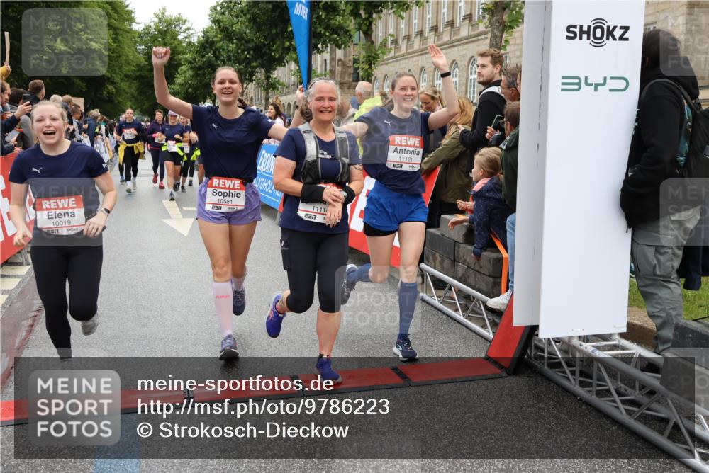 14.06.2026 - REWE Women's Run Strokosch-Dieckow http://msf.ph/oto/9786223 14.06.2026 10:06:07 Ziel 10019, 10048, 10049, 10050, 10123, 10195, 10462, 10477, 10538, 10581, 10624, 10654, 10671, 10823, 10880, 11010, 11034, 11114, 11121, 11181, 11188, 11316, 11356 meine-sportfotos.de