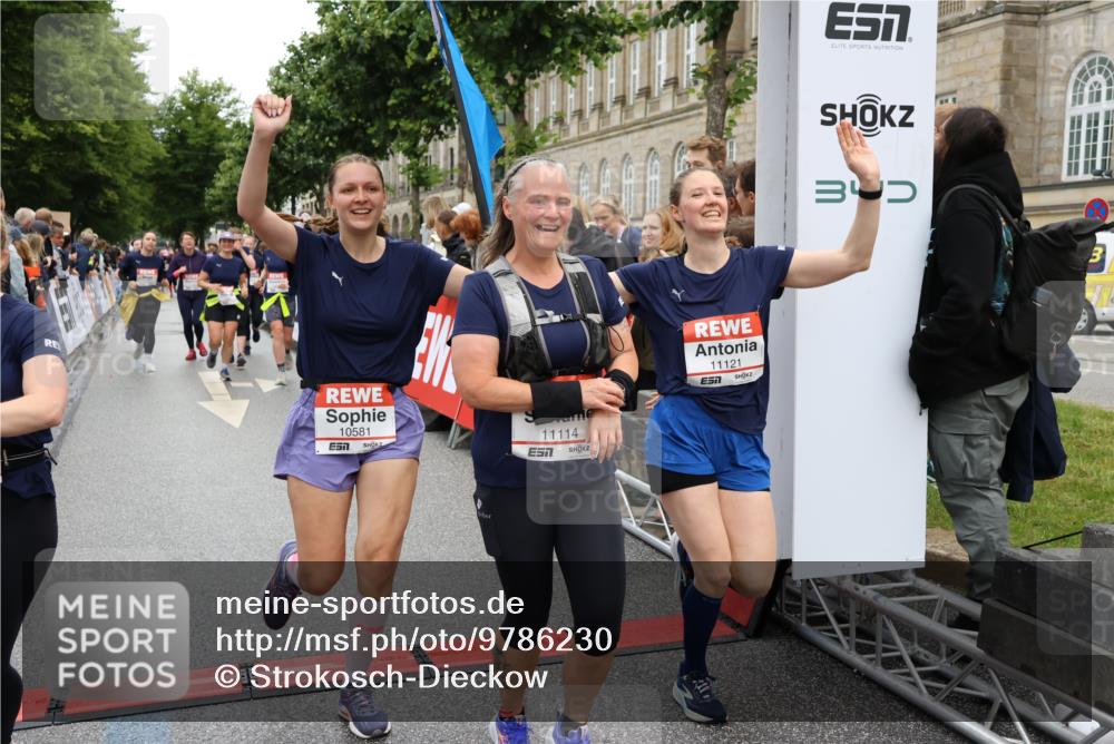 14.06.2026 - REWE Women's Run Strokosch-Dieckow http://msf.ph/oto/9786230 14.06.2026 10:06:07 Ziel 10019, 10048, 10049, 10050, 10123, 10195, 10462, 10477, 10538, 10581, 10624, 10654, 10671, 10823, 10880, 11010, 11034, 11114, 11121, 11181, 11188, 11316, 11356 meine-sportfotos.de