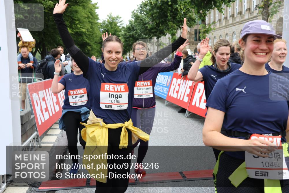 14.06.2026 - REWE Women's Run Strokosch-Dieckow http://msf.ph/oto/9786246 14.06.2026 10:06:12 Ziel 10019, 10123, 10195, 10462, 10581, 10671, 10823, 10880, 11112, 11114, 11121, 11188, 11503 meine-sportfotos.de