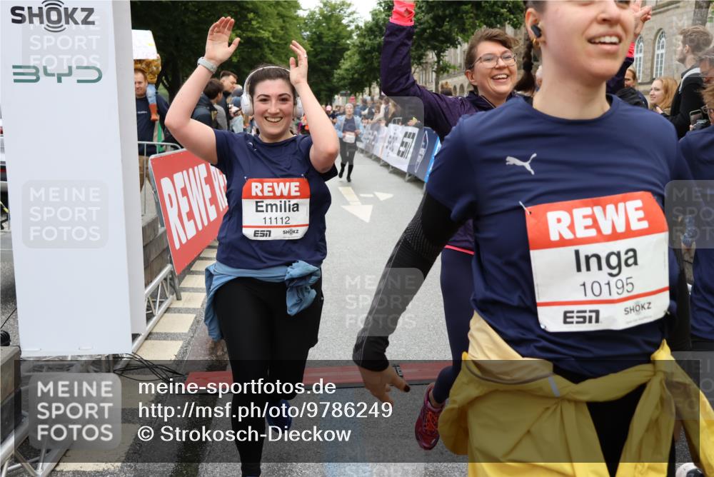 14.06.2026 - REWE Women's Run Strokosch-Dieckow http://msf.ph/oto/9786249 14.06.2026 10:06:12 Ziel 10019, 10123, 10195, 10462, 10581, 10671, 10823, 10880, 11112, 11114, 11121, 11188, 11503 meine-sportfotos.de