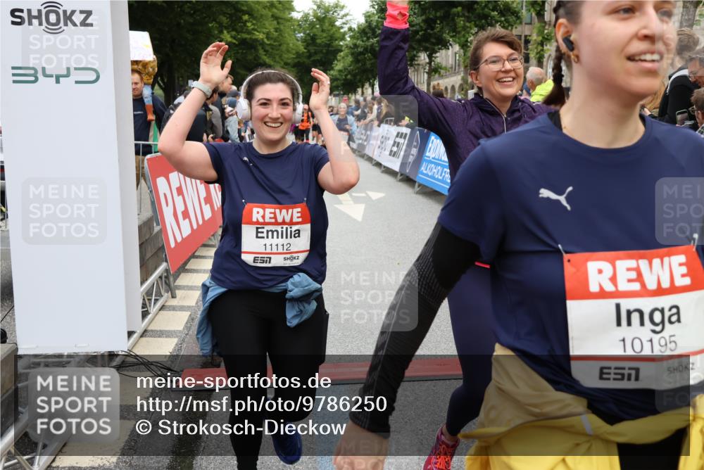 14.06.2026 - REWE Women's Run Strokosch-Dieckow http://msf.ph/oto/9786250 14.06.2026 10:06:12 Ziel 10019, 10123, 10195, 10462, 10581, 10671, 10823, 10880, 11112, 11114, 11121, 11188, 11503 meine-sportfotos.de