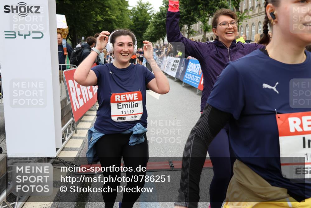 14.06.2026 - REWE Women's Run Strokosch-Dieckow http://msf.ph/oto/9786251 14.06.2026 10:06:12 Ziel 10019, 10123, 10195, 10462, 10581, 10671, 10823, 10880, 11112, 11114, 11121, 11188, 11503 meine-sportfotos.de
