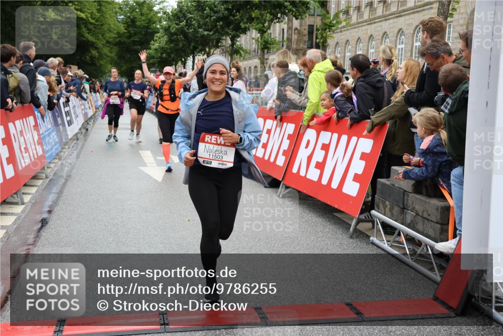 14.06.2026 - REWE Women's Run Strokosch-Dieckow http://msf.ph/oto/9786255 14.06.2026 10:06:17 Ziel 10195, 10284, 10462, 10671, 10701, 10823, 10880, 11112, 11134, 11188, 11211, 11503 meine-sportfotos.de