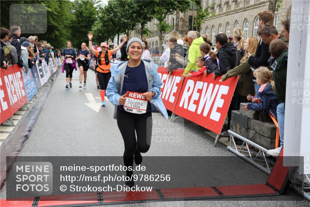 14.06.2026 - REWE Women's Run Strokosch-Dieckow http://msf.ph/oto/9786256 14.06.2026 10:06:17 Ziel 10195, 10284, 10462, 10671, 10701, 10823, 10880, 11112, 11134, 11188, 11211, 11503 meine-sportfotos.de