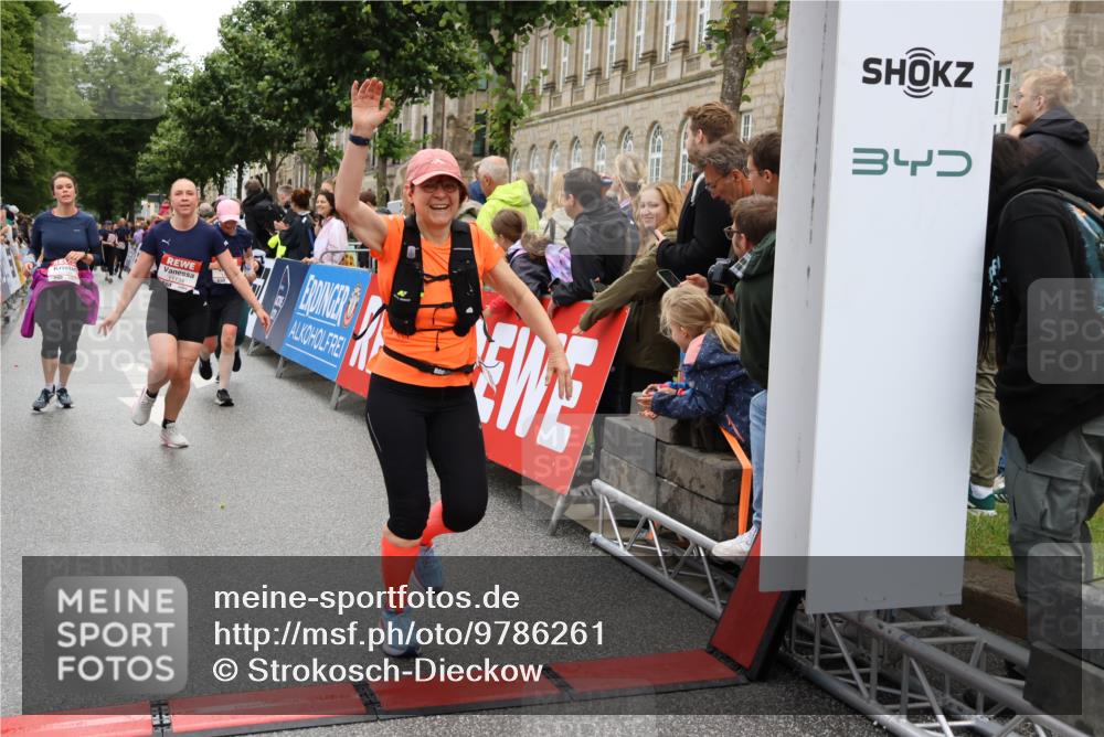 14.06.2026 - REWE Women's Run Strokosch-Dieckow http://msf.ph/oto/9786261 14.06.2026 10:06:19 Ziel 10195, 10284, 10671, 10701, 10823, 10988, 11112, 11134, 11188, 11211, 11503 meine-sportfotos.de