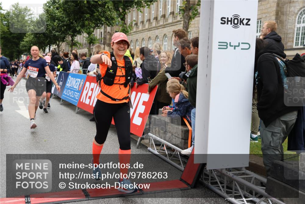 14.06.2026 - REWE Women's Run Strokosch-Dieckow http://msf.ph/oto/9786263 14.06.2026 10:06:19 Ziel 10195, 10284, 10671, 10701, 10823, 10988, 11112, 11134, 11188, 11211, 11503 meine-sportfotos.de