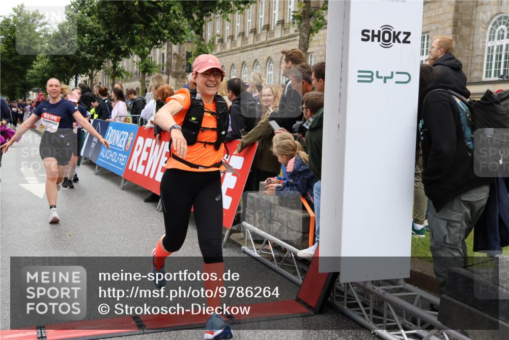 14.06.2026 - REWE Women's Run Strokosch-Dieckow http://msf.ph/oto/9786264 14.06.2026 10:06:19 Ziel 10195, 10284, 10671, 10701, 10823, 10988, 11112, 11134, 11188, 11211, 11503 meine-sportfotos.de