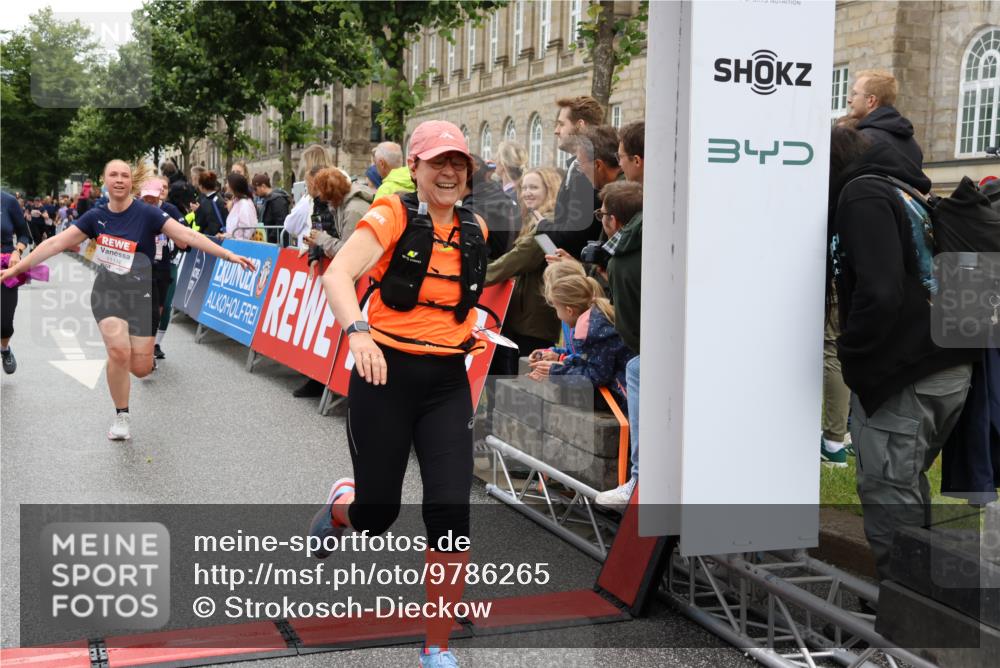 14.06.2026 - REWE Women's Run Strokosch-Dieckow http://msf.ph/oto/9786265 14.06.2026 10:06:19 Ziel 10195, 10284, 10671, 10701, 10823, 10988, 11112, 11134, 11188, 11211, 11503 meine-sportfotos.de