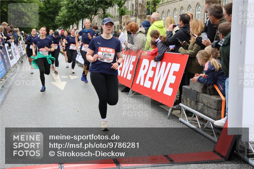 14.06.2026 - REWE Women's Run Strokosch-Dieckow http://msf.ph/oto/9786281 14.06.2026 10:06:27 Ziel 10243, 10255, 10474, 10655, 10672, 10701, 10988, 11011, 11134, 11148, 11211, 11235 meine-sportfotos.de