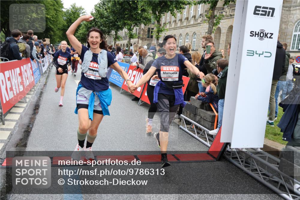 14.06.2026 - REWE Women's Run Strokosch-Dieckow http://msf.ph/oto/9786313 14.06.2026 10:06:32 Ziel 10243, 10255, 10474, 10655, 10672, 10826, 10857, 11011, 11148, 11233, 11235, 11410, 11484, 11521 meine-sportfotos.de
