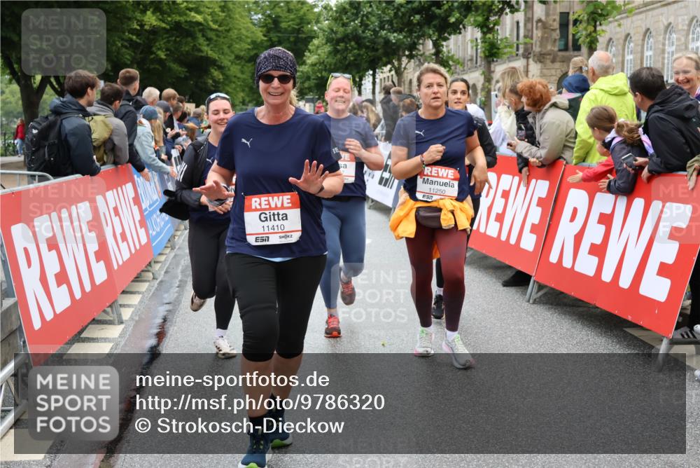 14.06.2026 - REWE Women's Run Strokosch-Dieckow http://msf.ph/oto/9786320 14.06.2026 10:06:36 Ziel 10243, 10255, 10474, 10597, 10635, 10672, 10747, 10826, 10857, 11011, 11148, 11233, 11235, 11250, 11267, 11410, 11484, 11521 meine-sportfotos.de