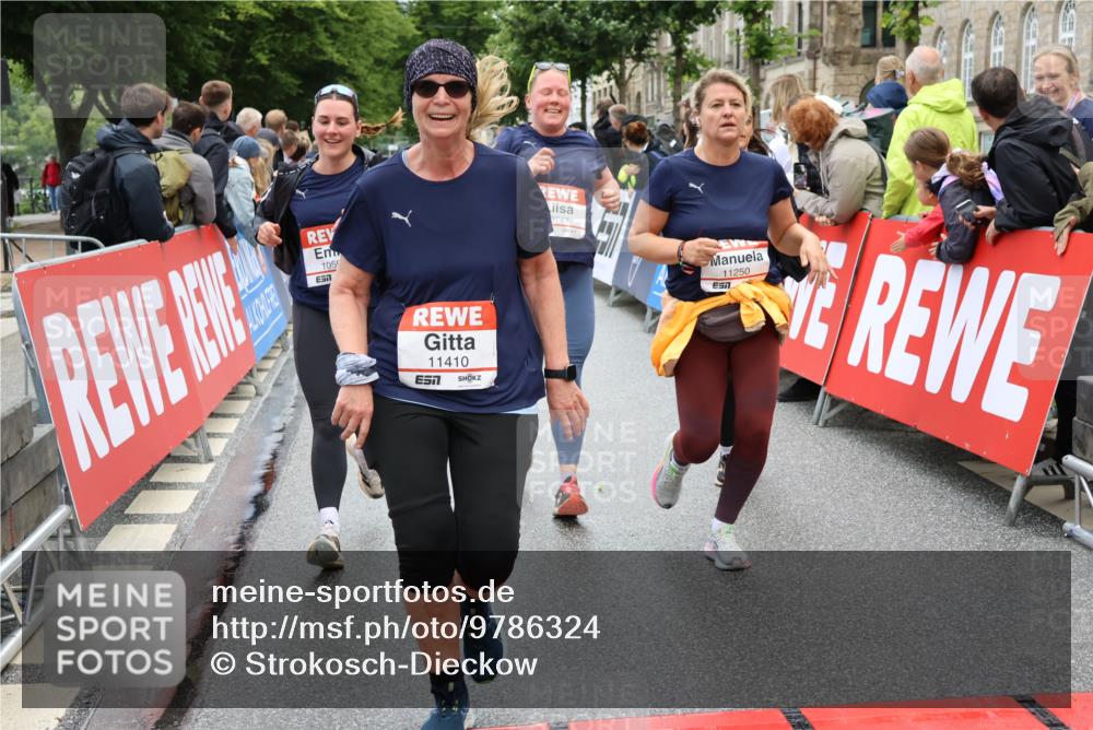 14.06.2026 - REWE Women's Run Strokosch-Dieckow http://msf.ph/oto/9786324 14.06.2026 10:06:36 Ziel 10243, 10255, 10474, 10597, 10635, 10672, 10747, 10826, 10857, 11011, 11148, 11233, 11235, 11250, 11267, 11410, 11484, 11521 meine-sportfotos.de
