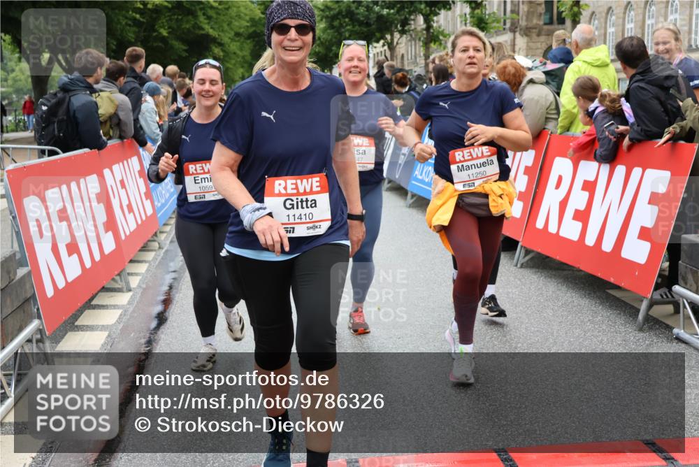 14.06.2026 - REWE Women's Run Strokosch-Dieckow http://msf.ph/oto/9786326 14.06.2026 10:06:37 Ziel 10243, 10255, 10474, 10597, 10635, 10672, 10747, 10826, 10857, 11011, 11148, 11233, 11235, 11250, 11267, 11410, 11484, 11521 meine-sportfotos.de