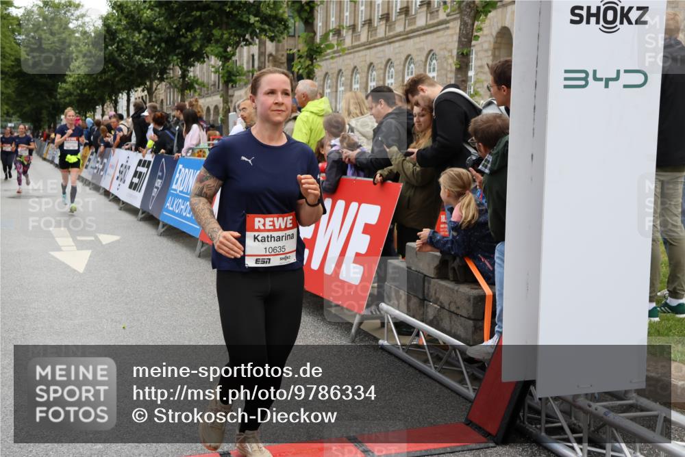 14.06.2026 - REWE Women's Run Strokosch-Dieckow http://msf.ph/oto/9786334 14.06.2026 10:06:41 Ziel 10597, 10635, 10747, 10826, 11182, 11250, 11267, 11410, 11484, 11521 meine-sportfotos.de