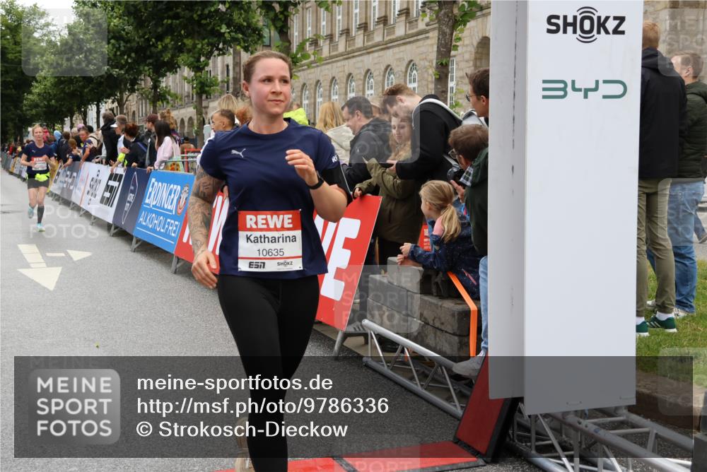 14.06.2026 - REWE Women's Run Strokosch-Dieckow http://msf.ph/oto/9786336 14.06.2026 10:06:41 Ziel 10597, 10635, 10747, 10826, 11182, 11250, 11267, 11410, 11484, 11521 meine-sportfotos.de