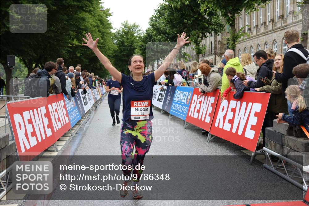 14.06.2026 - REWE Women's Run Strokosch-Dieckow http://msf.ph/oto/9786348 14.06.2026 10:06:47 Ziel 10635, 10646, 11182, 11321 meine-sportfotos.de