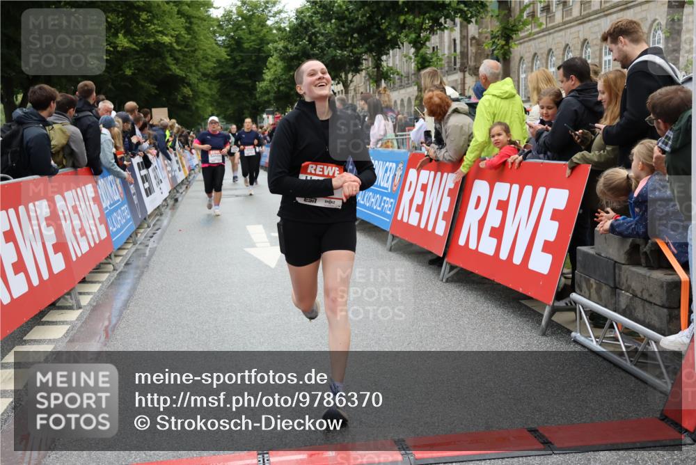 14.06.2026 - REWE Women's Run Strokosch-Dieckow http://msf.ph/oto/9786370 14.06.2026 10:06:55 Ziel 10282, 10646, 10868, 11031, 11321 meine-sportfotos.de