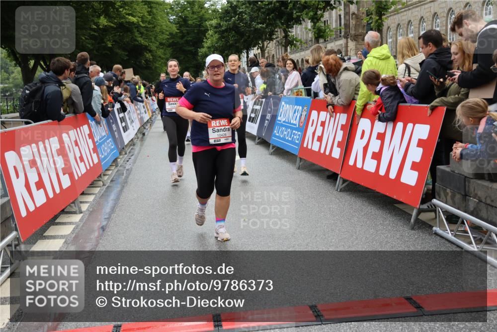 14.06.2026 - REWE Women's Run Strokosch-Dieckow http://msf.ph/oto/9786373 14.06.2026 10:06:59 Ziel 10060, 10061, 10282, 10428, 10791, 10825, 10868, 11031, 11354 meine-sportfotos.de