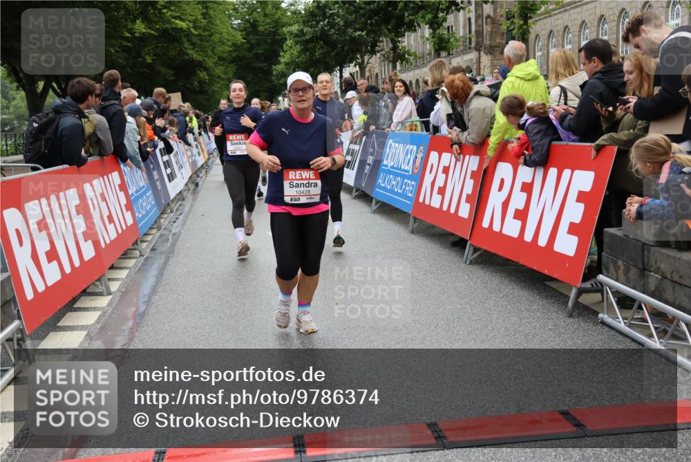 14.06.2026 - REWE Women's Run Strokosch-Dieckow http://msf.ph/oto/9786374 14.06.2026 10:06:59 Ziel 10060, 10061, 10282, 10428, 10791, 10825, 10868, 11031, 11354 meine-sportfotos.de