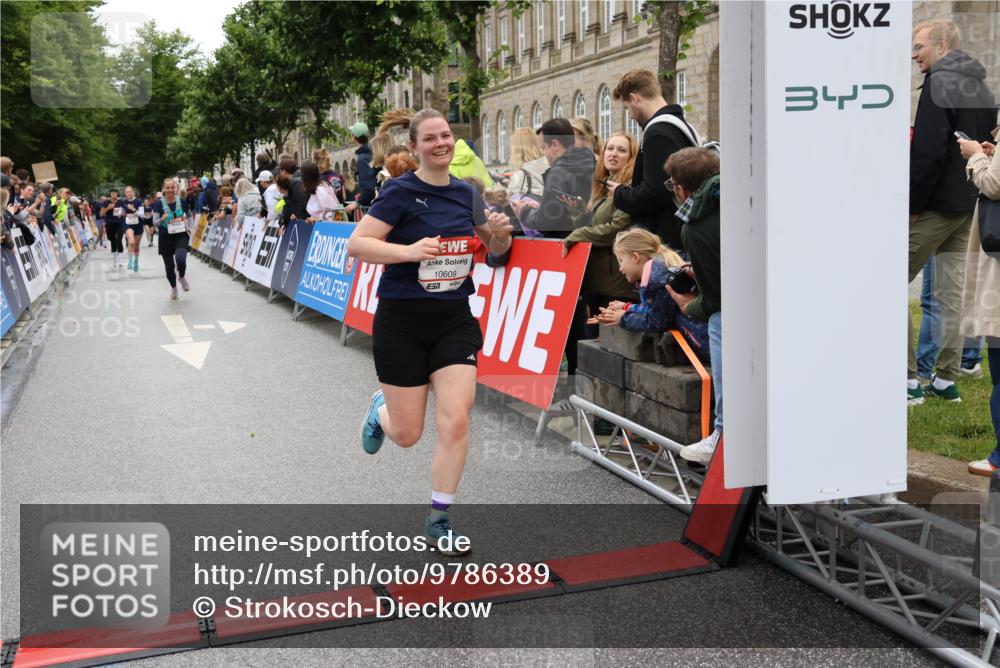 14.06.2026 - REWE Women's Run Strokosch-Dieckow http://msf.ph/oto/9786389 14.06.2026 10:07:09 Ziel 10060, 10061, 10505, 10609, 10791, 10825, 10939, 11015, 11354, 11476 meine-sportfotos.de