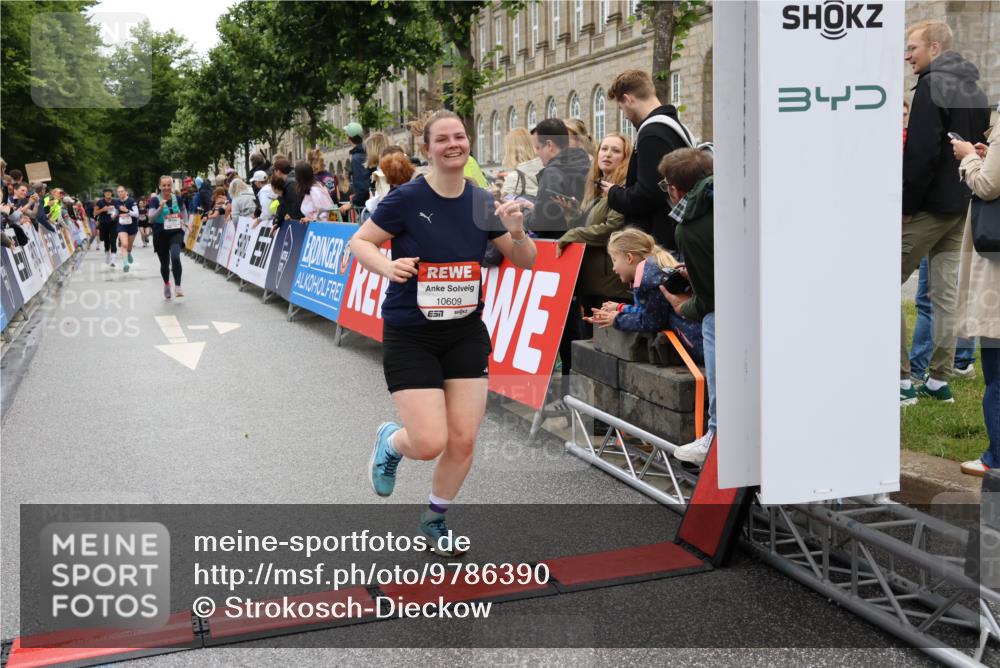 14.06.2026 - REWE Women's Run Strokosch-Dieckow http://msf.ph/oto/9786390 14.06.2026 10:07:09 Ziel 10060, 10061, 10505, 10609, 10791, 10825, 10939, 11015, 11354, 11476 meine-sportfotos.de