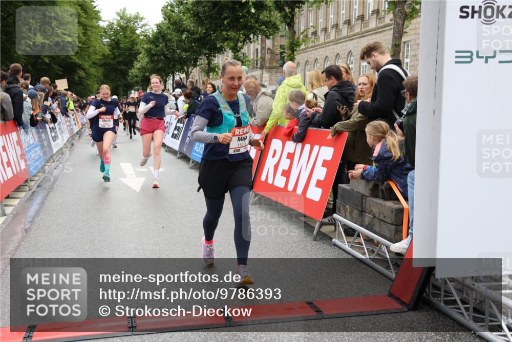 14.06.2026 - REWE Women's Run Strokosch-Dieckow http://msf.ph/oto/9786393 14.06.2026 10:07:12 Ziel 10205, 10467, 10505, 10609, 10939, 10949, 11015, 11161, 11476 meine-sportfotos.de
