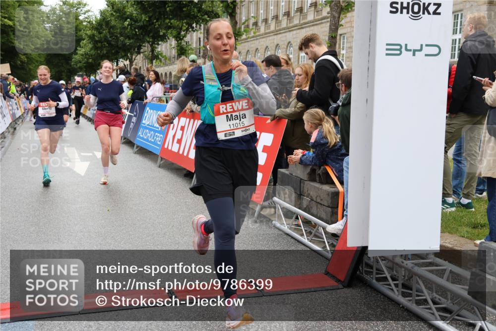 14.06.2026 - REWE Women's Run Strokosch-Dieckow http://msf.ph/oto/9786399 14.06.2026 10:07:13 Ziel 10205, 10467, 10505, 10609, 10888, 10949, 11015, 11084, 11161, 11476 meine-sportfotos.de