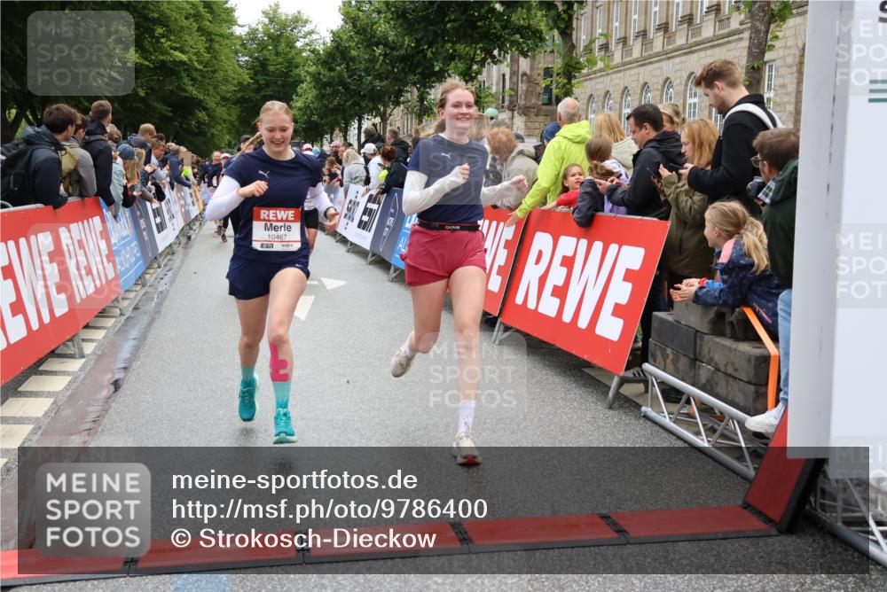 14.06.2026 - REWE Women's Run Strokosch-Dieckow http://msf.ph/oto/9786400 14.06.2026 10:07:13 Ziel 10205, 10467, 10505, 10609, 10888, 10949, 11015, 11084, 11161, 11476 meine-sportfotos.de