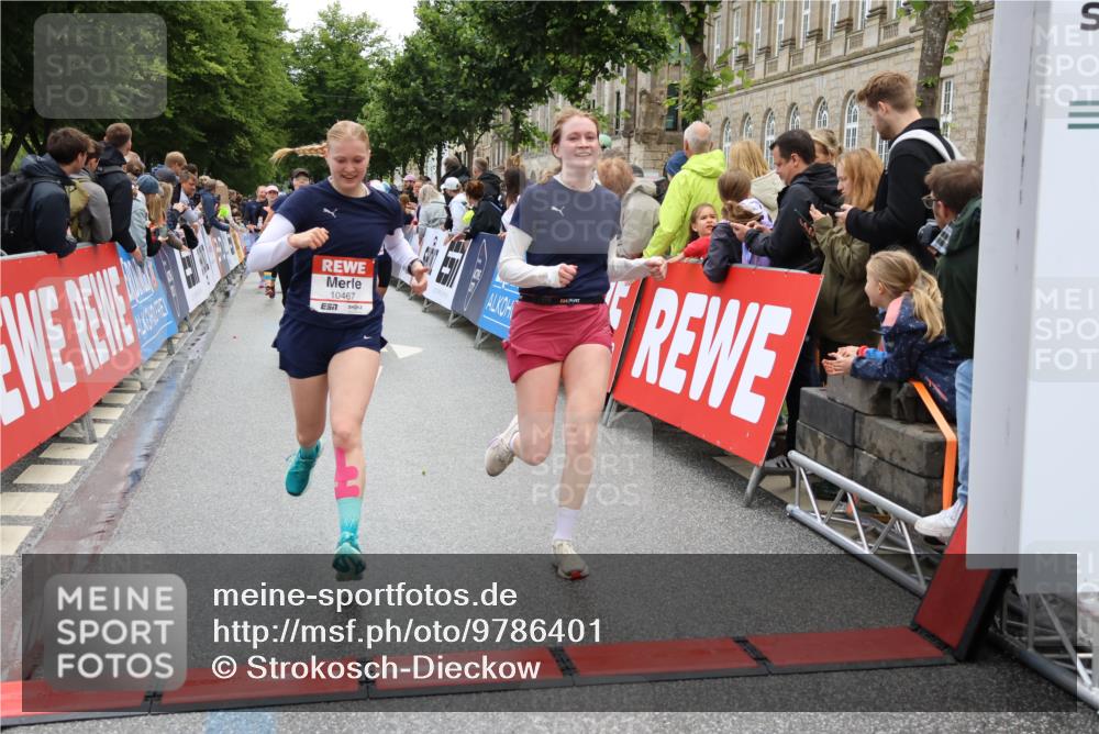 14.06.2026 - REWE Women's Run Strokosch-Dieckow http://msf.ph/oto/9786401 14.06.2026 10:07:14 Ziel 10006, 10007, 10008, 10009, 10205, 10467, 10609, 10888, 10949, 11015, 11084, 11127, 11161, 11476 meine-sportfotos.de