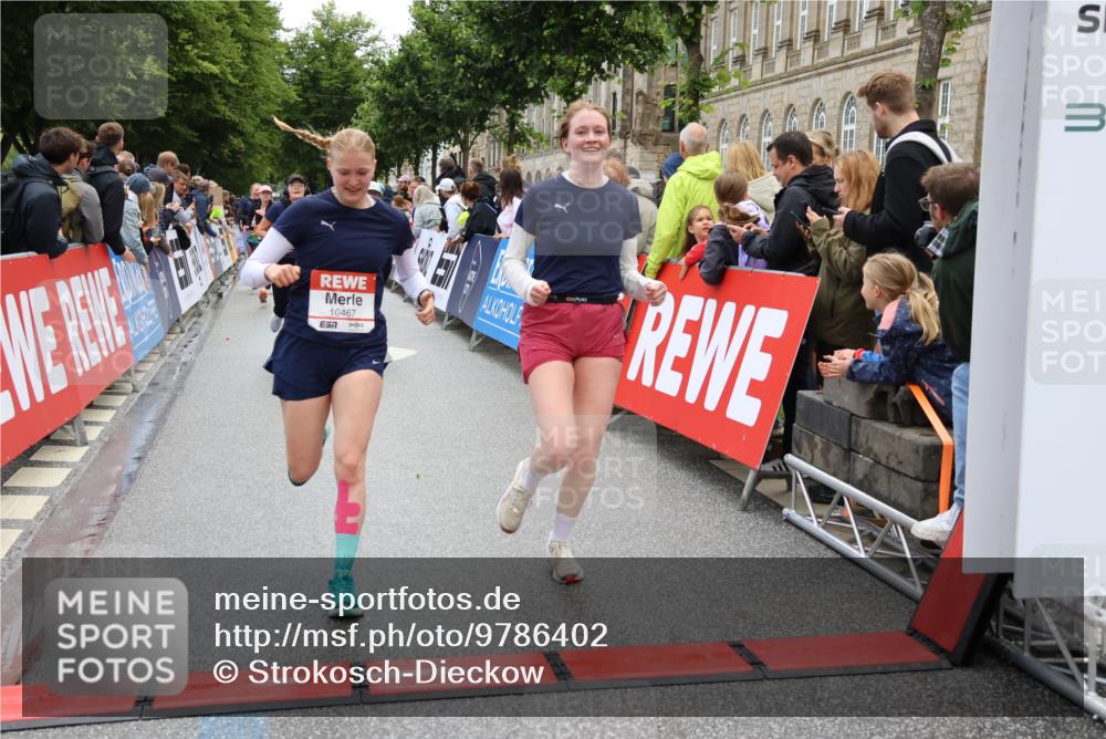 14.06.2026 - REWE Women's Run Strokosch-Dieckow http://msf.ph/oto/9786402 14.06.2026 10:07:14 Ziel 10006, 10007, 10008, 10009, 10205, 10467, 10609, 10888, 10949, 11015, 11084, 11127, 11161, 11476 meine-sportfotos.de
