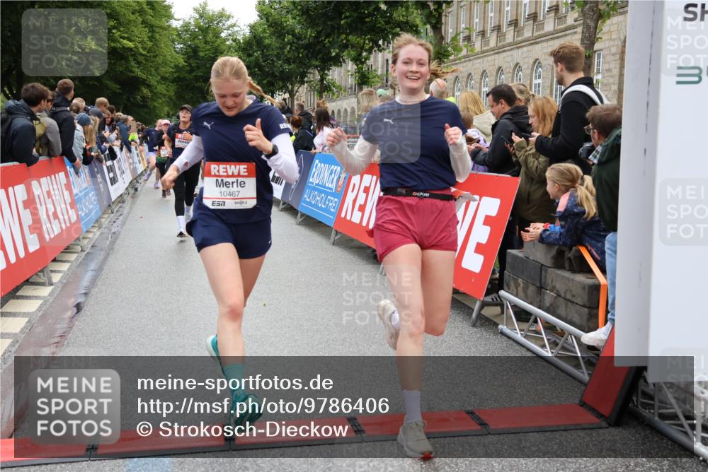 14.06.2026 - REWE Women's Run Strokosch-Dieckow http://msf.ph/oto/9786406 14.06.2026 10:07:14 Ziel 10006, 10007, 10008, 10009, 10205, 10467, 10609, 10888, 10949, 11015, 11084, 11127, 11161, 11476 meine-sportfotos.de