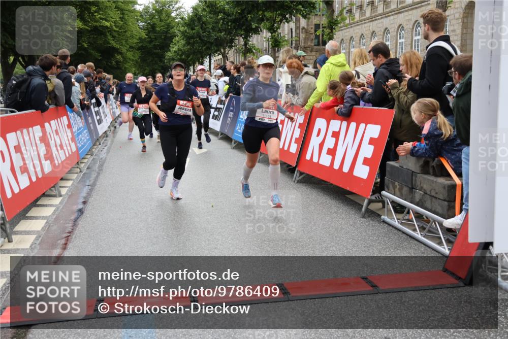 14.06.2026 - REWE Women's Run Strokosch-Dieckow http://msf.ph/oto/9786409 14.06.2026 10:07:15 Ziel 10006, 10007, 10008, 10009, 10205, 10467, 10609, 10888, 10949, 11015, 11084, 11127, 11161 meine-sportfotos.de