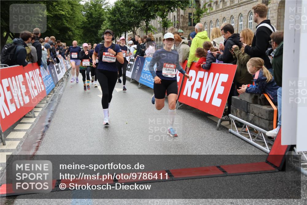 14.06.2026 - REWE Women's Run Strokosch-Dieckow http://msf.ph/oto/9786411 14.06.2026 10:07:15 Ziel 10006, 10007, 10008, 10009, 10205, 10467, 10609, 10888, 10949, 11015, 11084, 11127, 11161 meine-sportfotos.de