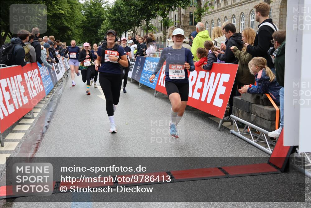 14.06.2026 - REWE Women's Run Strokosch-Dieckow http://msf.ph/oto/9786413 14.06.2026 10:07:15 Ziel 10006, 10007, 10008, 10009, 10205, 10467, 10609, 10888, 10949, 11015, 11084, 11127, 11161 meine-sportfotos.de