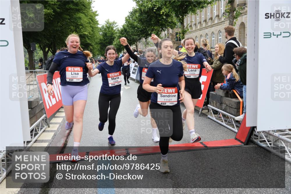 14.06.2026 - REWE Women's Run Strokosch-Dieckow http://msf.ph/oto/9786425 14.06.2026 10:07:19 Ziel 10006, 10007, 10008, 10009, 10117, 10205, 10467, 10888, 10949, 11015, 11084, 11127, 11161 meine-sportfotos.de